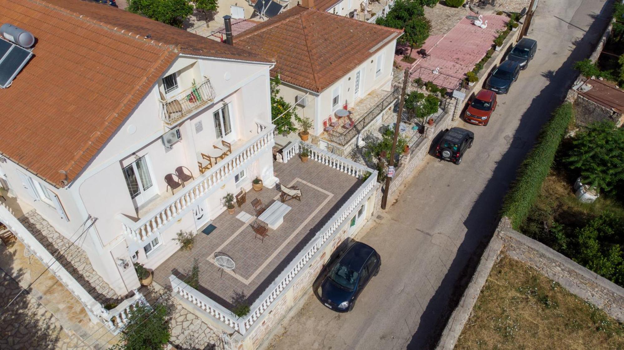 Koukouapartments & Suites Вати Экстерьер фото